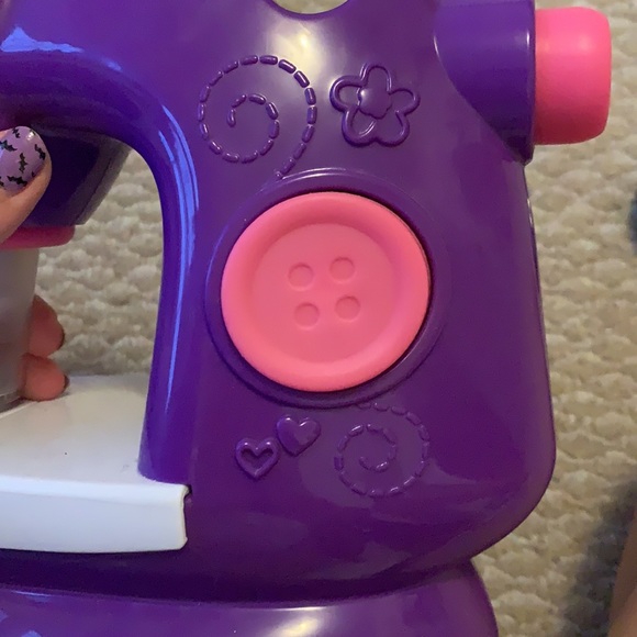 Sew cool sewing Machine!🧵 - Picture 3 of 3